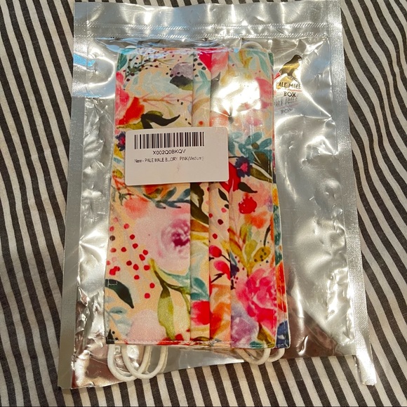 NEW 2-pack Satin Watercolor Face Masks - Picture 5 of 9